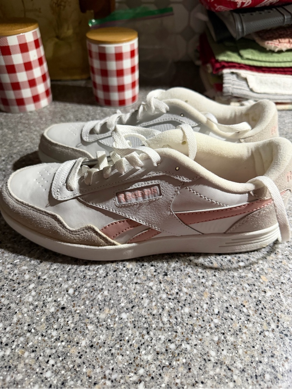 Reebok Women's Club C 85 Vintage Low Top Shoes White/Pink Size 9
